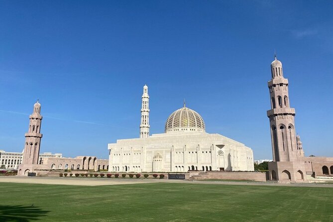 4-Hour Muscat City Tour Afternoon Till Evening - Sultan Qaboos Grand Mosque: impressive from the outside