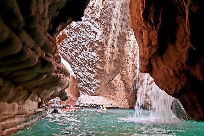 5 Days 4 Nights Oman Package Tour Mohammed - Day five: Nizwa’s fort, old villages, and Jebel Shams
