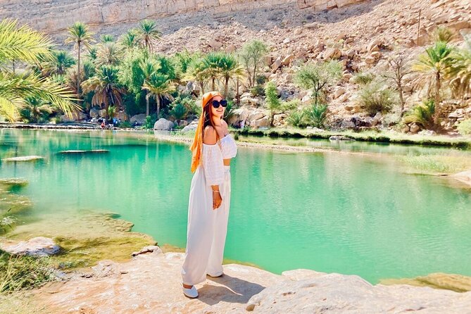 5 Days - 4 Nights Private Roundtrip Tours - Fatimah Tours - Day 1: Bimmah Sinkhole, Wadi Shab, and the turtle coast