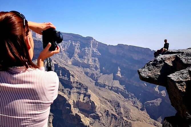 5-Days Private Oman Tour from Muscat - Day 3: Sunrise, Bronze Age tombs, and the Green Mountain