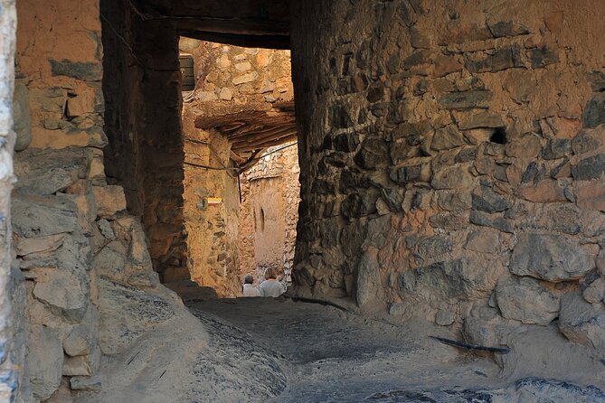 Day Trip to Jabal Shams (Grand Canyon of Oman) Wadi Nakhar, Misfat Al Abriyeen - Wadi Ghul, an abandoned village below the mountain