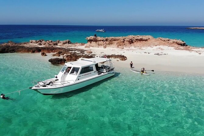 Daymaniyat island Natural Reserve and Dolphin Watching - Reaching the protected Daymaniyat Islands