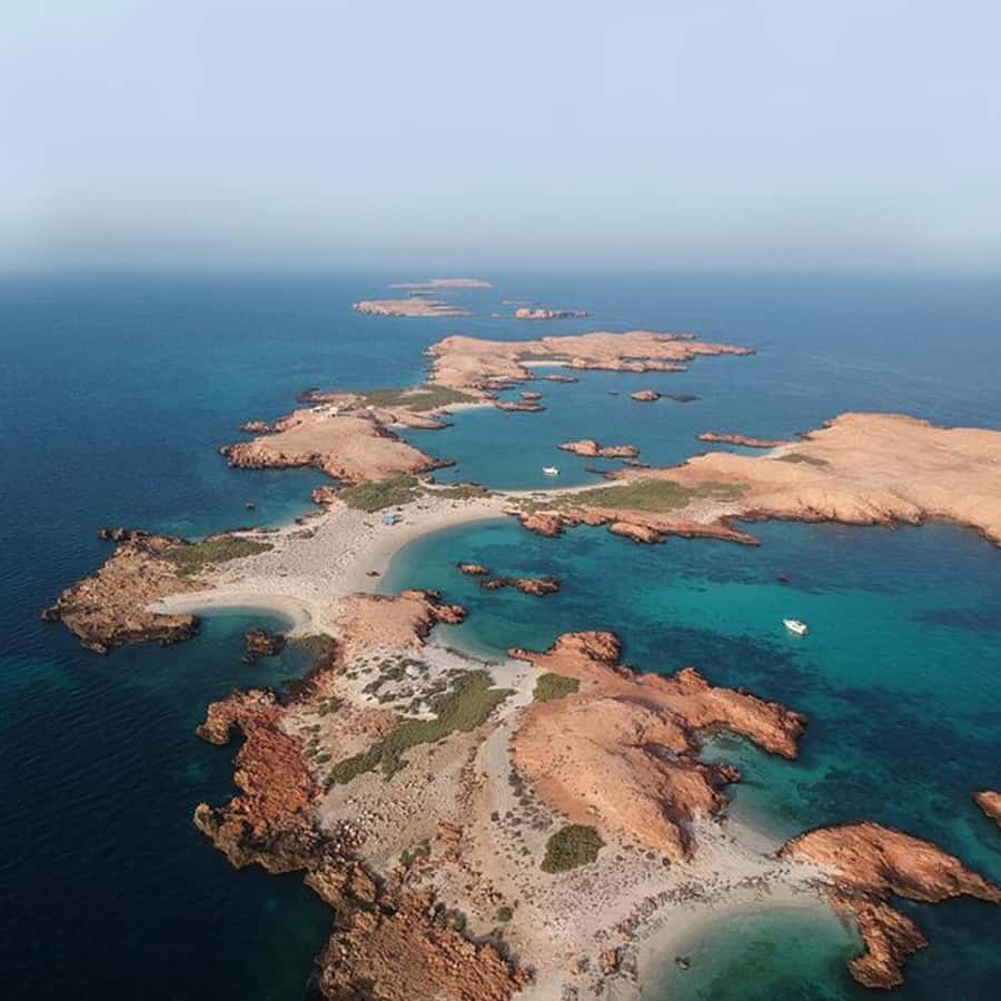 Daymaniyat Islands Snorkeling with Picnic Lunch - Kayaks, paddle boats, and time ashore