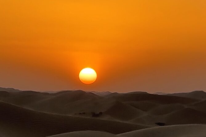 desert overnight tour in salalah - A private Arabic tent, dinner, and a campfire