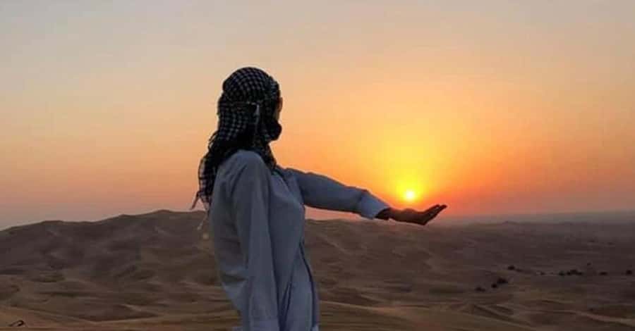 Desert Safari - Private 4WD car - Private table, BBQ dinner, and live shows
