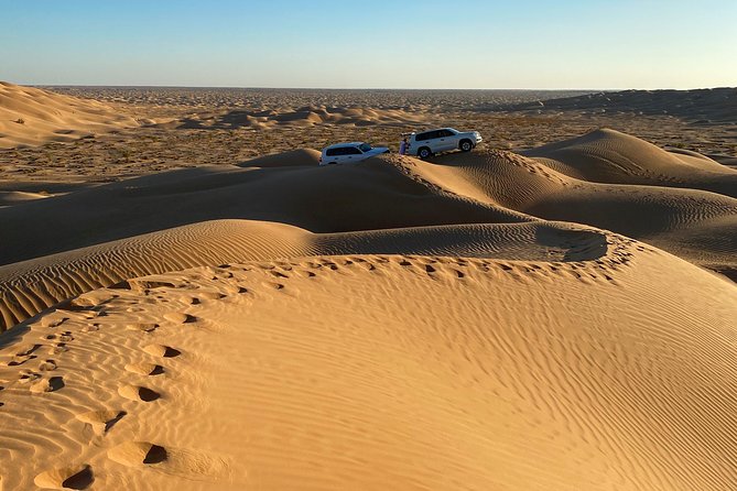 Desert Safari Trip Full Day & Ubar Lost city - Dune bashing before the sun goes down
