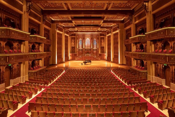 Discover Muscat - Al Alam Palace and Muscat’s royal center