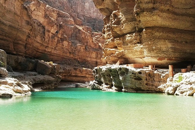 Discover the South and Wadi Shab from Muscat - Swimming at the pools and reaching the cave