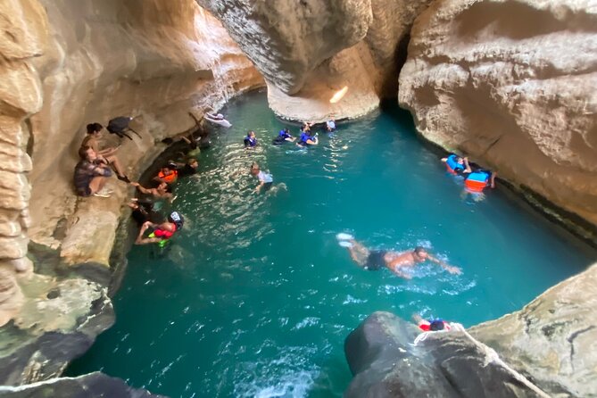 Discover Wadi Shab by a Professional Omani Guide (private). - Why this private Wadi Shab day works well