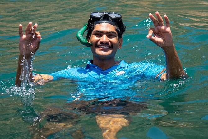 Dolphin Watching and Snorkeling Cruise Experience in Muscat - Crew Service and Boat Comfort