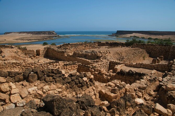 East and West of Salalah combination - The Qara Mountains finish the western section