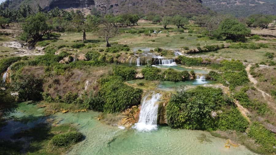 East Salalah Adventure: Nature, History, and Scenic Views - Mirbat Town: Omani history beside the sea