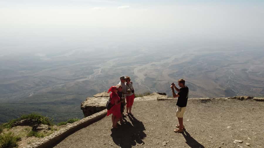 East Salalah Adventure: Nature, History, and Scenic Views - Taqa Plateau and Taqa Beach close the route
