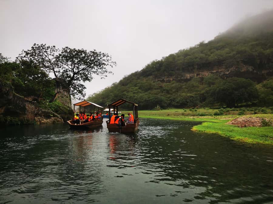 East Salalah Tour by VisitSalalah - Taqa old village, castle, and cliff views