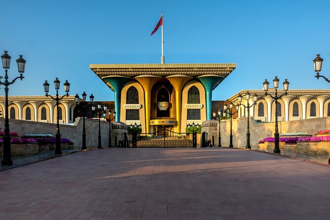 Enjoy a traditional Omani local style tour around Muscat - Optional museums: choose one if you want more context