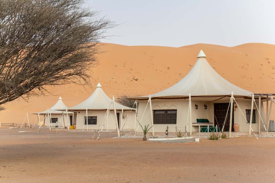 From Muscat: Desert Overnight and Wadi Bani Khalid - Private or small group: which option is better?