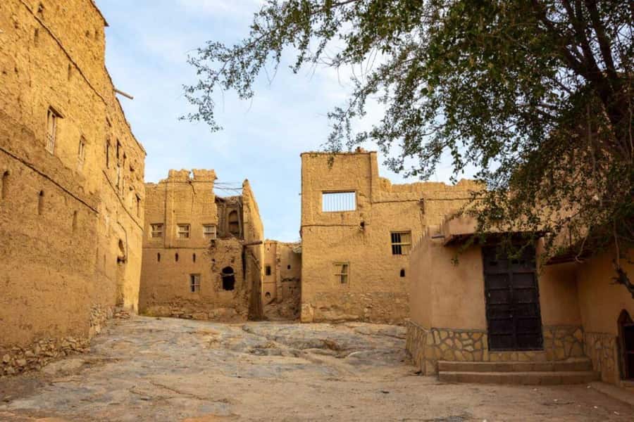 From Muscat: Full-Day to Nizwa-Misfat Al Abriyeen-Al Hamra - Nizwa Fort and the Yaruba dynasty