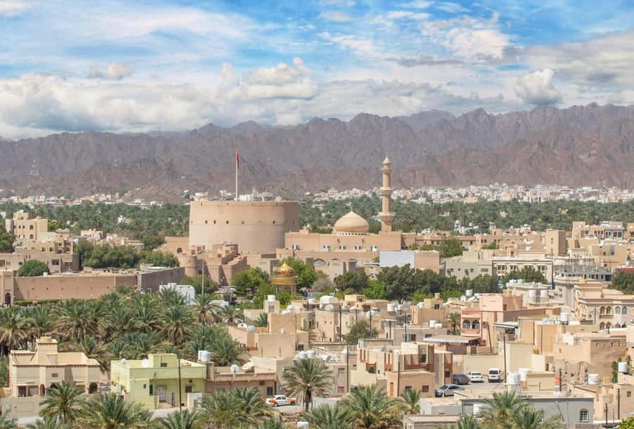 From Muscat: Nizwa and Jebel Shams Day Trip - Inside Nizwa Fort and its giant round tower
