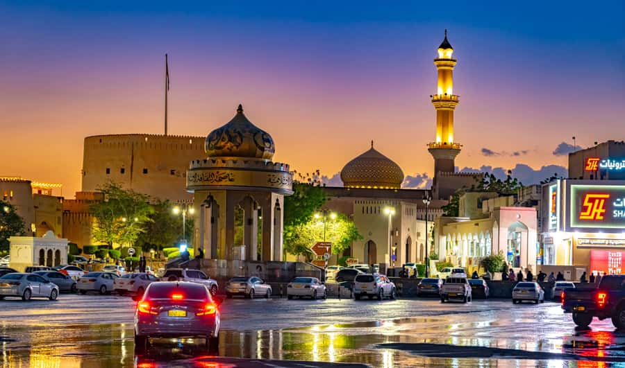 From Muscat: Nizwa Guided Tour with Optional Overnight Stay - A lantern-lit walk through Nizwa Souq