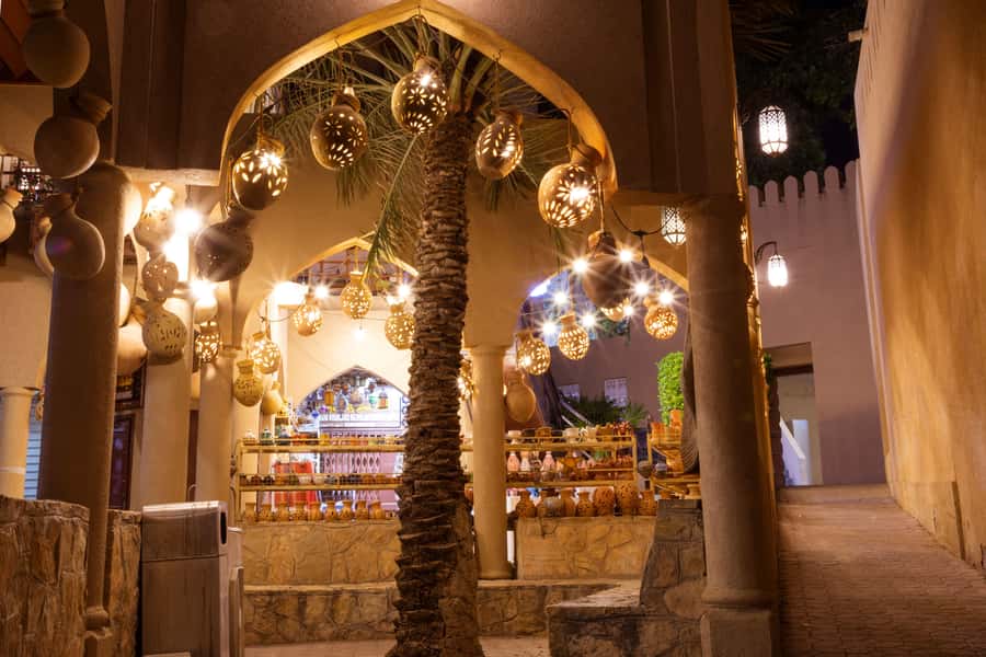 From Muscat: Nizwa Guided Tour with Optional Overnight Stay - Omani dinner, coffee, and halwa