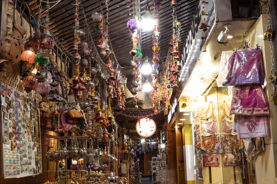 From Muscat: Nizwa Guided Tour with Optional Overnight Stay - The overnight option: Nizwa from dusk to dawn