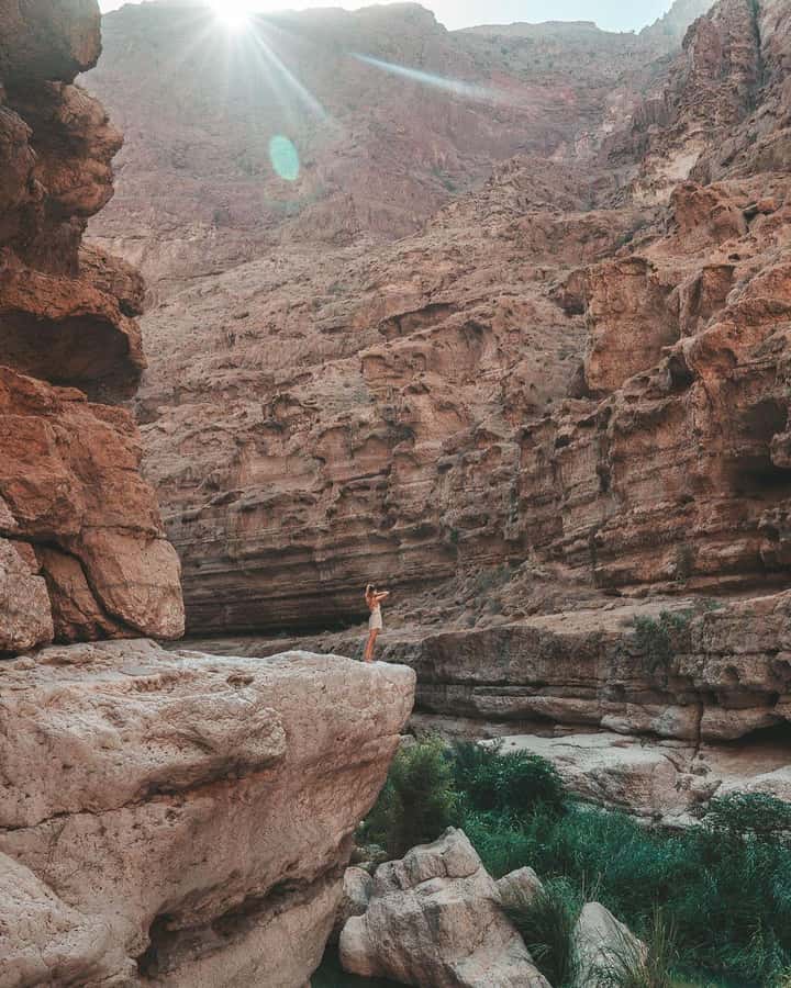 From Muscat:Private Wadi Shab and Bimmah SinkHole Tour - Why this Wadi Shab day trip is appealing