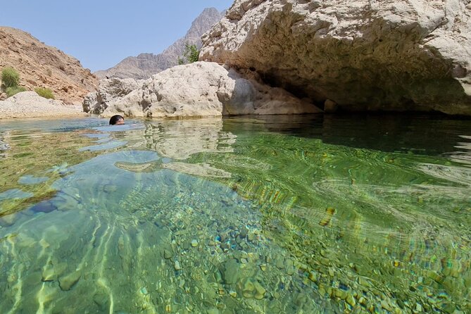 Full-Day Bimmah Sinkhole and Wadi Al Arbeieen Tour - Who will enjoy this Oman day trip