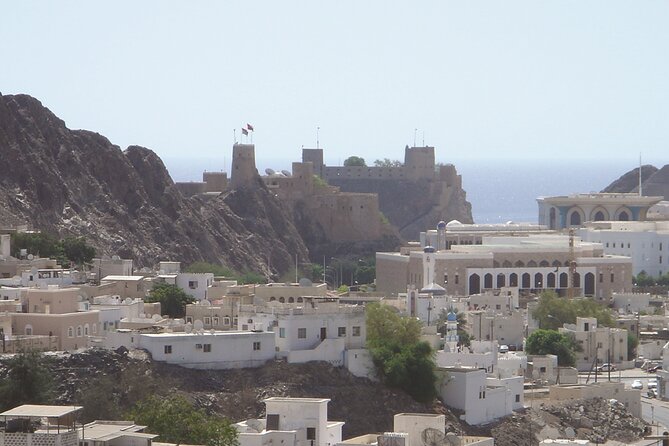 Full-Day Grand Canyon and Nizwa Tour by 4x4 - Seeing Oman’s Grand Canyon from the mountain road