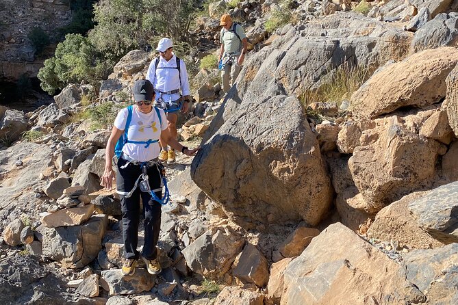 Full Day Guided Tour to Balcony Walk and Hidden Lake With Pickup Included - Al Khatim and the path toward Sab Bani Khamis
