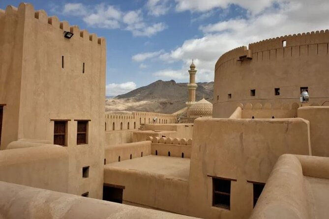Full-Day Nizwa Fort, Bahla Fort and Jabreen Castle Private Tour - Who should book this experience?