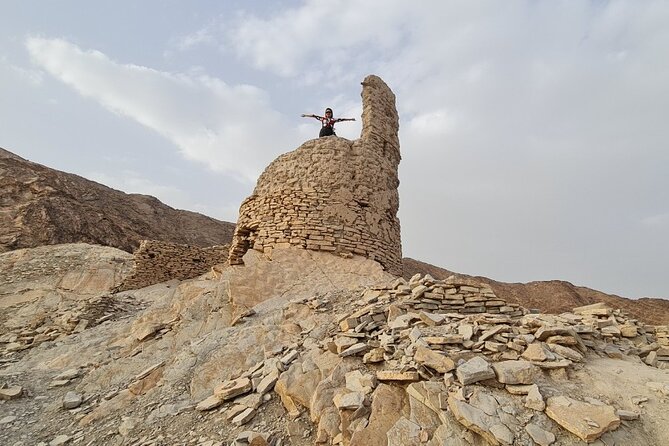 Full Day Private Historical Tour from Muscat to Nizwa Region - Birkat Al Mouz: old village, banana plantations, and mountain setting