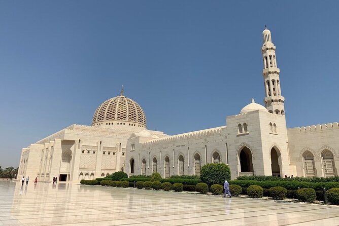 Full Day Private Muscat City Tour - The Grand Mosque Before 11 am