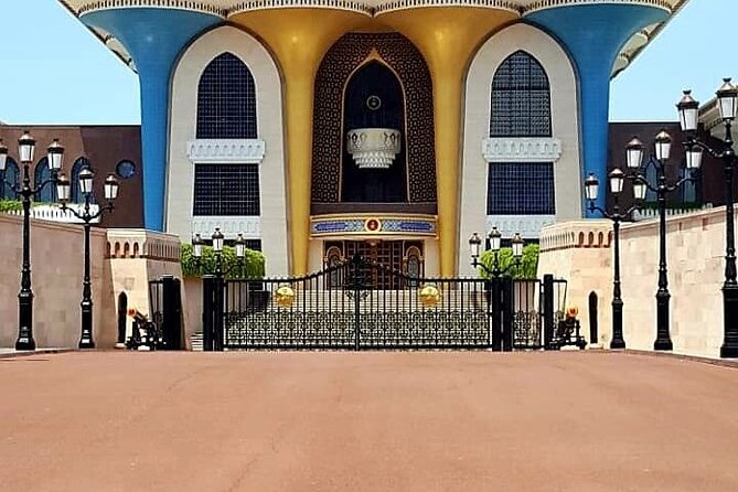 Full Day Private Muscat City Tour - One Hour in Mutrah Souq