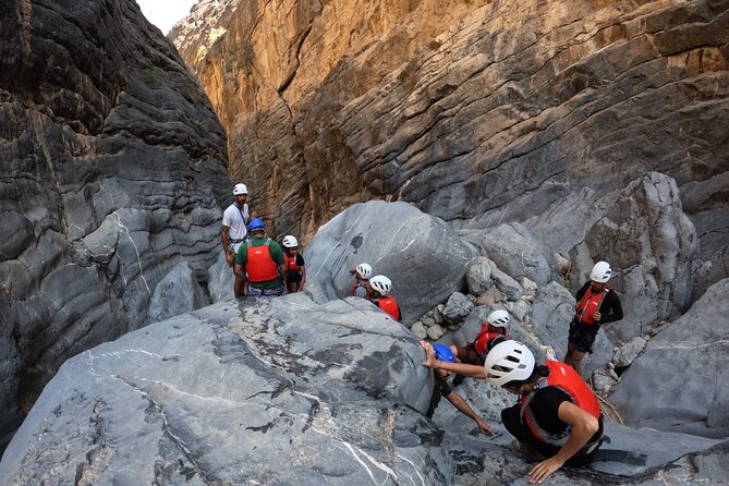Full Day - Snake Canyon Adventure Tour in Jebel Shams region - What to wear and carry for Snake Canyon