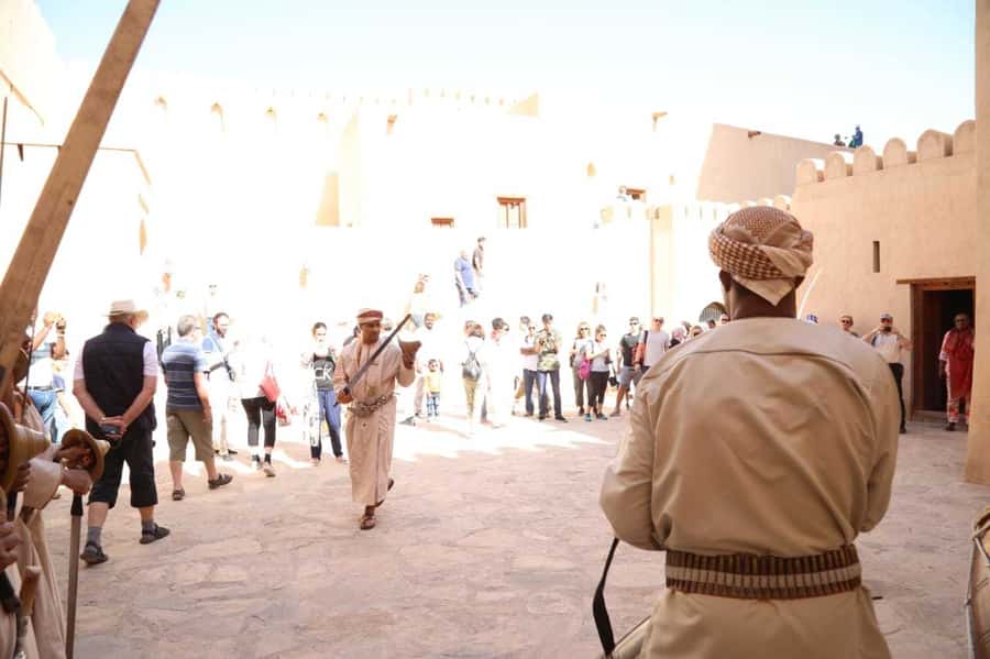 Full-Day Tour in Oman: Enchanting Forts of Nizwa and Jabreen - Nizwa Souq brings the town back to life