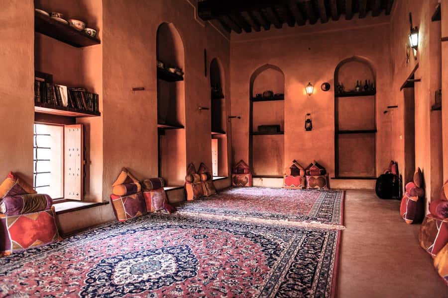 Full-Day Tour in Oman: Enchanting Forts of Nizwa and Jabreen - Jabreen Castle reveals Oman’s decorative side