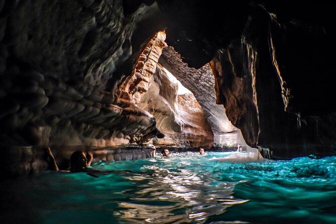 Full Day Wadi Shab And Bimah Sinkhole with Pick Up Included - Lunch in Tiwi with an Omani flavor