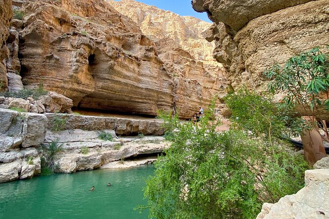Full-Day Wadi Shab and Bimmah Sinkhole Tour - The long road from Muscat to Wadi Shab