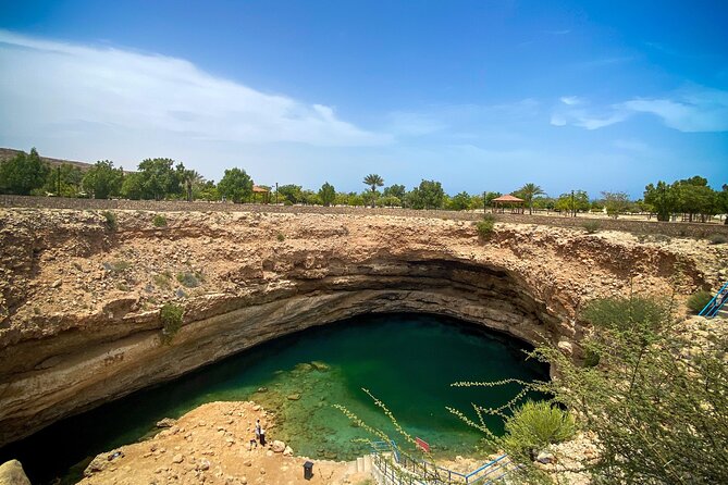 Full-Day Wadi Shab and Bimmah Sinkhole Tour - Reaching Wadi Shab after the one-hour walk