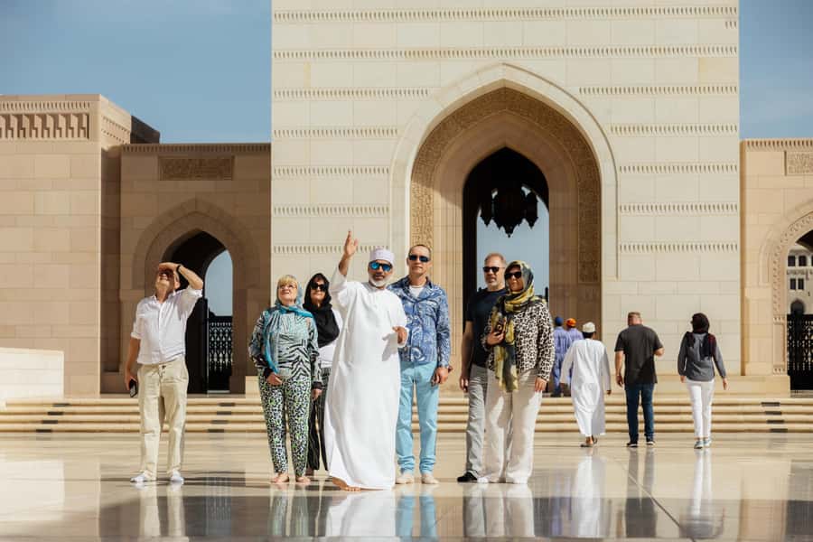 Guided Walking Tour of Sultan Qaboos Grand Mosque in Muscat - The women’s prayer hall and thoughtful design