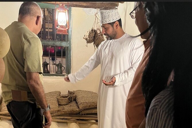 Half day Private Guided Tour in Muscat with Pickup - Shopping and street life at Mutrah Souq