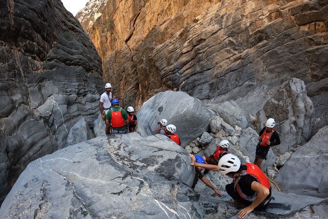 Half Day - Snake Canyon Adventure Tour in Jebel Shams - The 10-meter abseil and the safety question