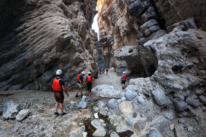 Half Day - Snake Canyon Adventure Tour in Jebel Shams - What to wear and pack for the canyon
