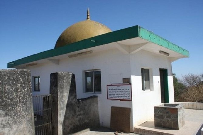 Half Day Tour of Salalah : Best of West - Crossing the Qara Mountains and Dhofari Valleys