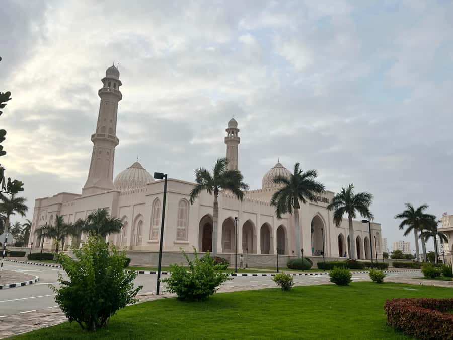 Historical Salalah City Tour with Culture, Food & Shopping - Haffa Souq and Souq Al Hisn: frankincense, perfume, and bargaining time