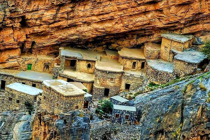Jebel Akhdar Al Suwjara - Birkat Al Mouz Ruins - Private Full Day Tour - Al Suwjara and the walk to the old houses
