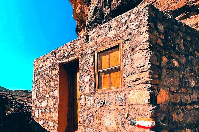 Jebel Akhdar Al Suwjara - Birkat Al Mouz Ruins - Private Full Day Tour - The guide and private 4WD make a difference