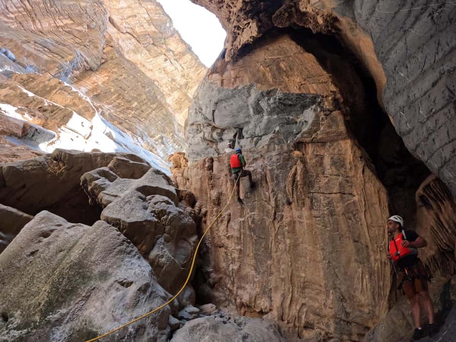Jebel Shams: Full Day Adventure Tour through Snake Canyon - What the six-hour canyon route feels like