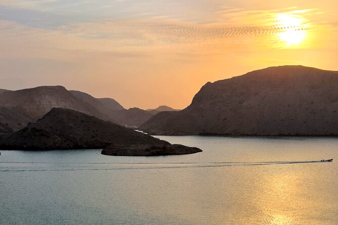 Kayak Guided Tour: Sunset in Qurum, Muscat - Setting out from Wave Summit in Muscat