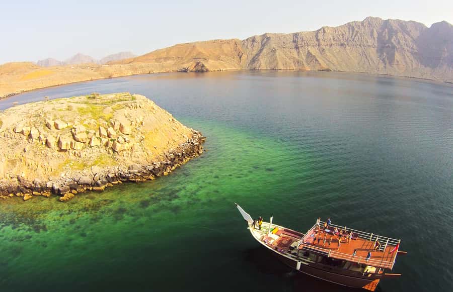 Khasab: Half-Day Dhow Cruise with Dolphin Watching - Meeting the Crew in Khasab